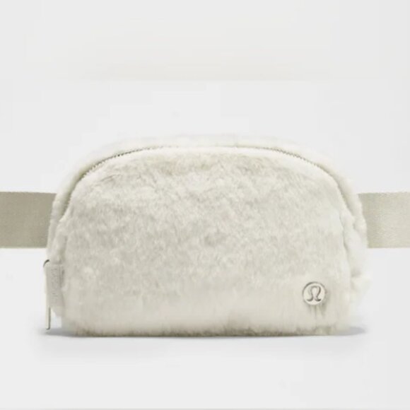 Lululemon NWT Everywhere Belt Bag Plush Fleece 1L - Bone / Silver - Picture 1 of 7